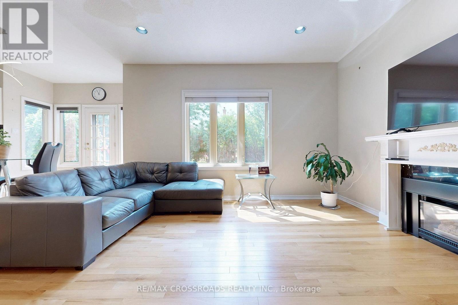 63 Baynards Lane Property Photo 8