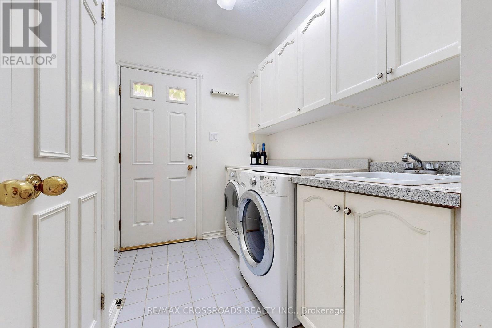 63 Baynards Lane Property Photo 23