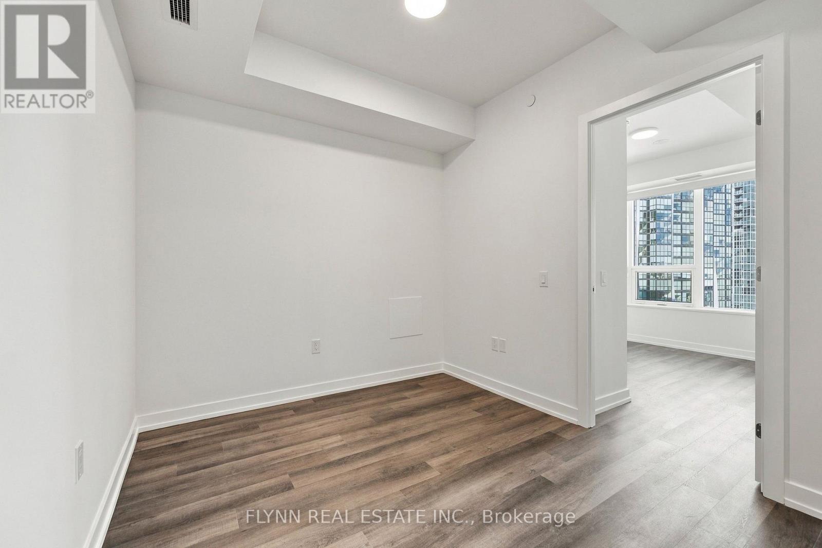 2412 - 5 Meadowvale Road Property Photo 10