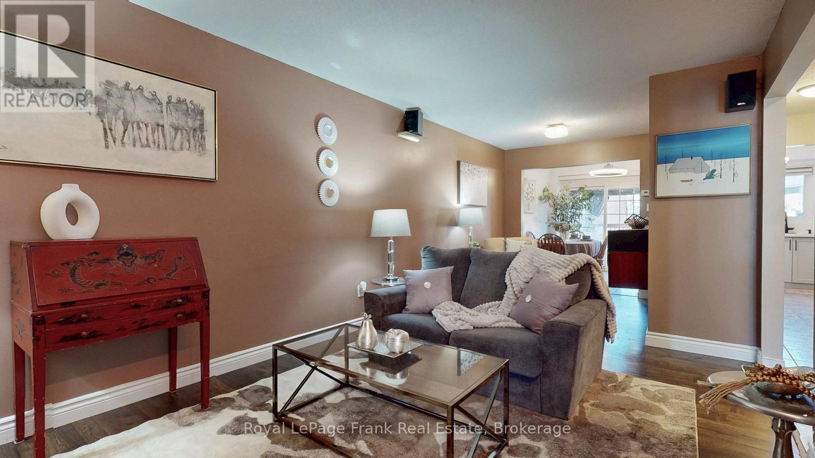 22 Peachtree Place Property Photo 8