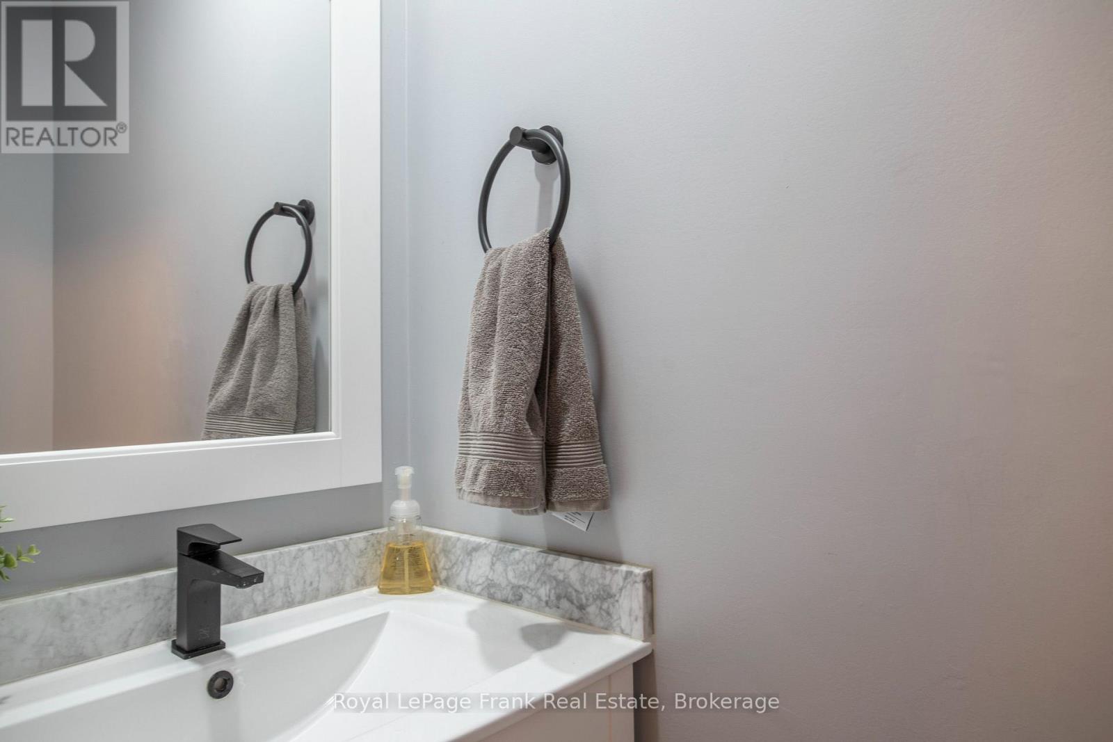 22 Peachtree Place Property Photo 15