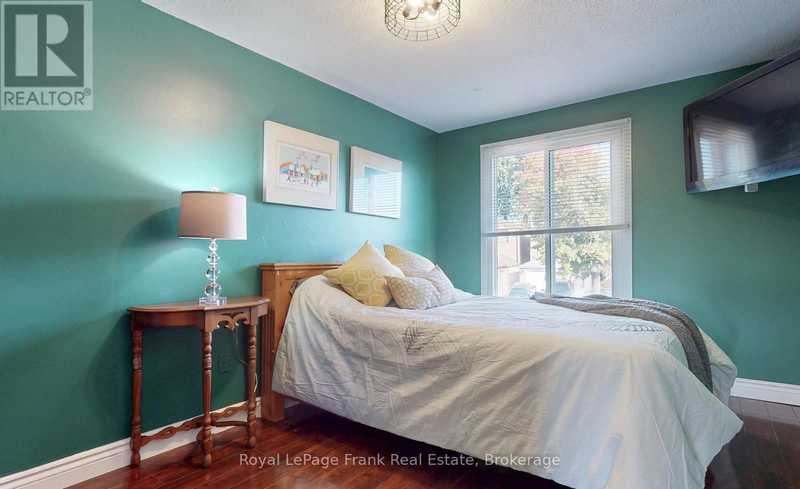 22 Peachtree Place Property Photo 17