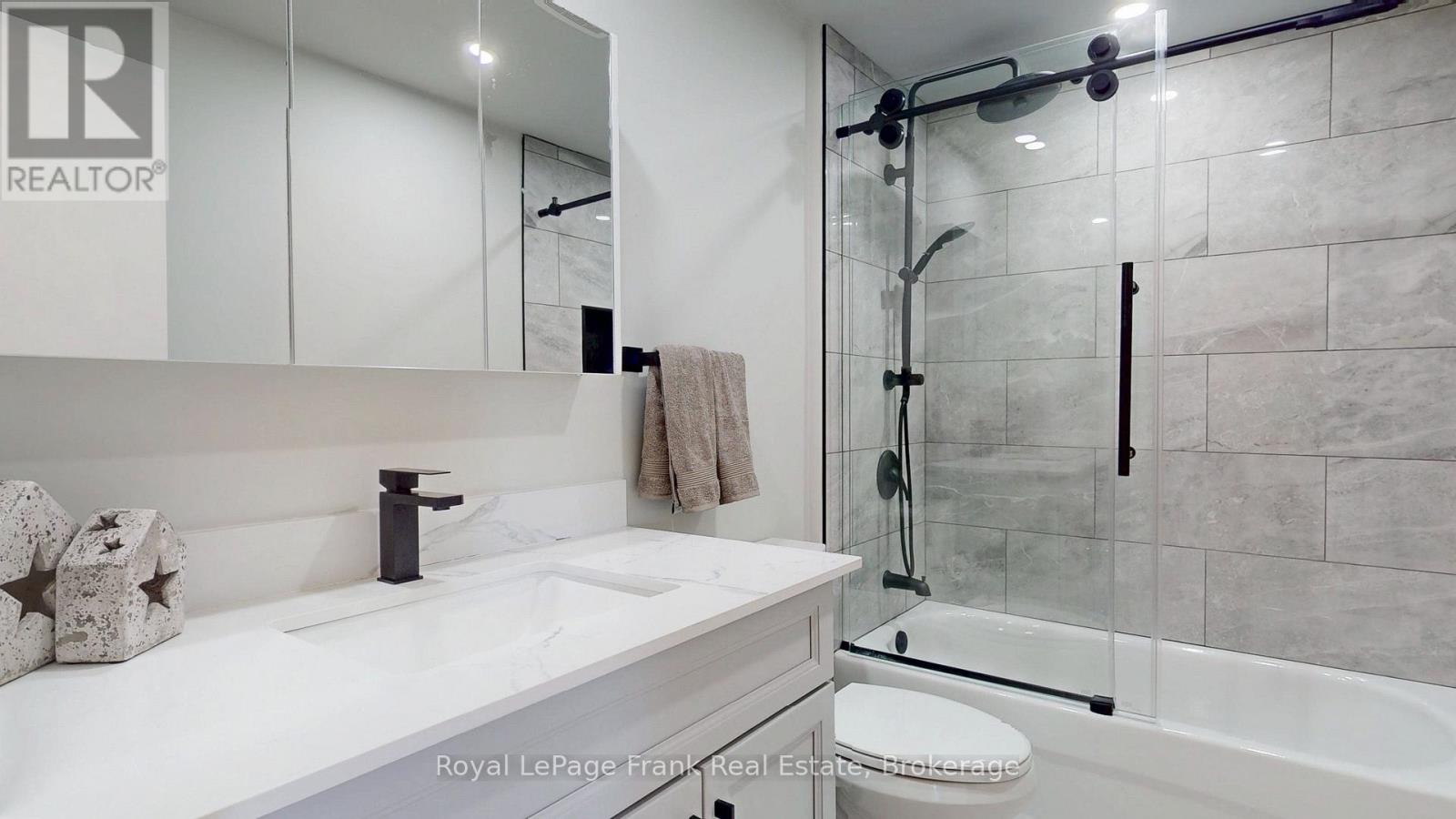 22 Peachtree Place Property Photo 20