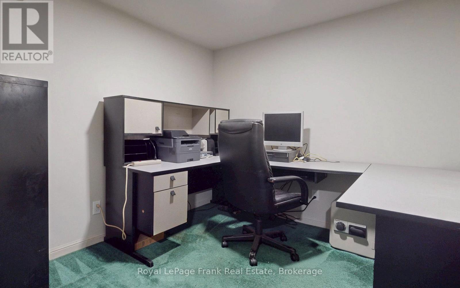 22 Peachtree Place Property Photo 24