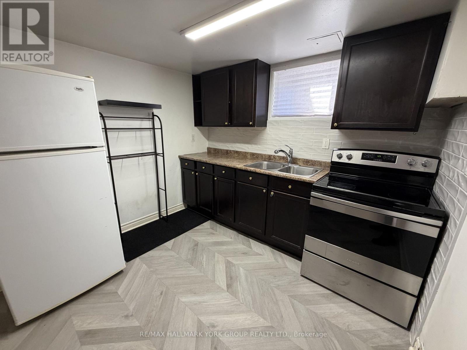 Lower - 47 Longford Drive Property Photo 3