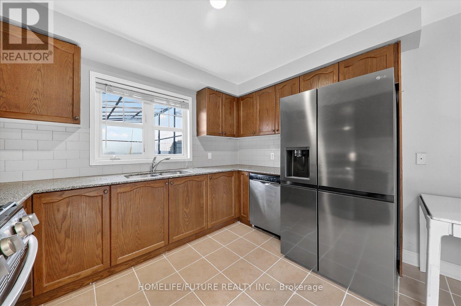 939 Miller Park Avenue Property Photo 15