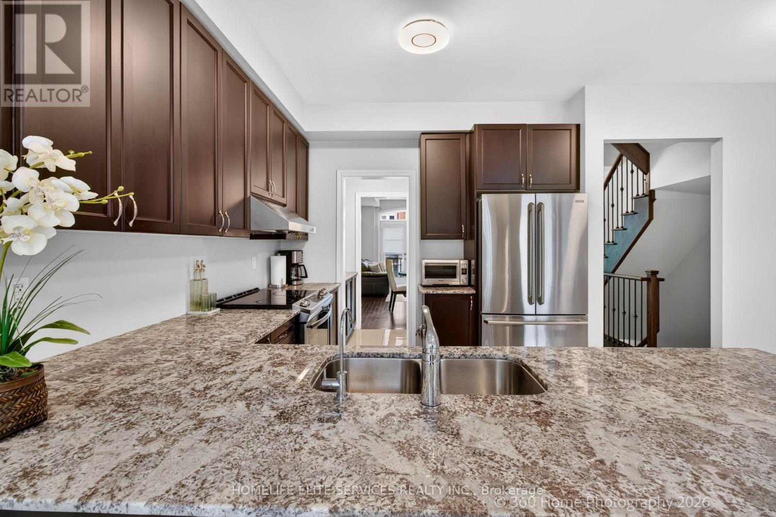 70 Farooq Boulevard Property Photo 6