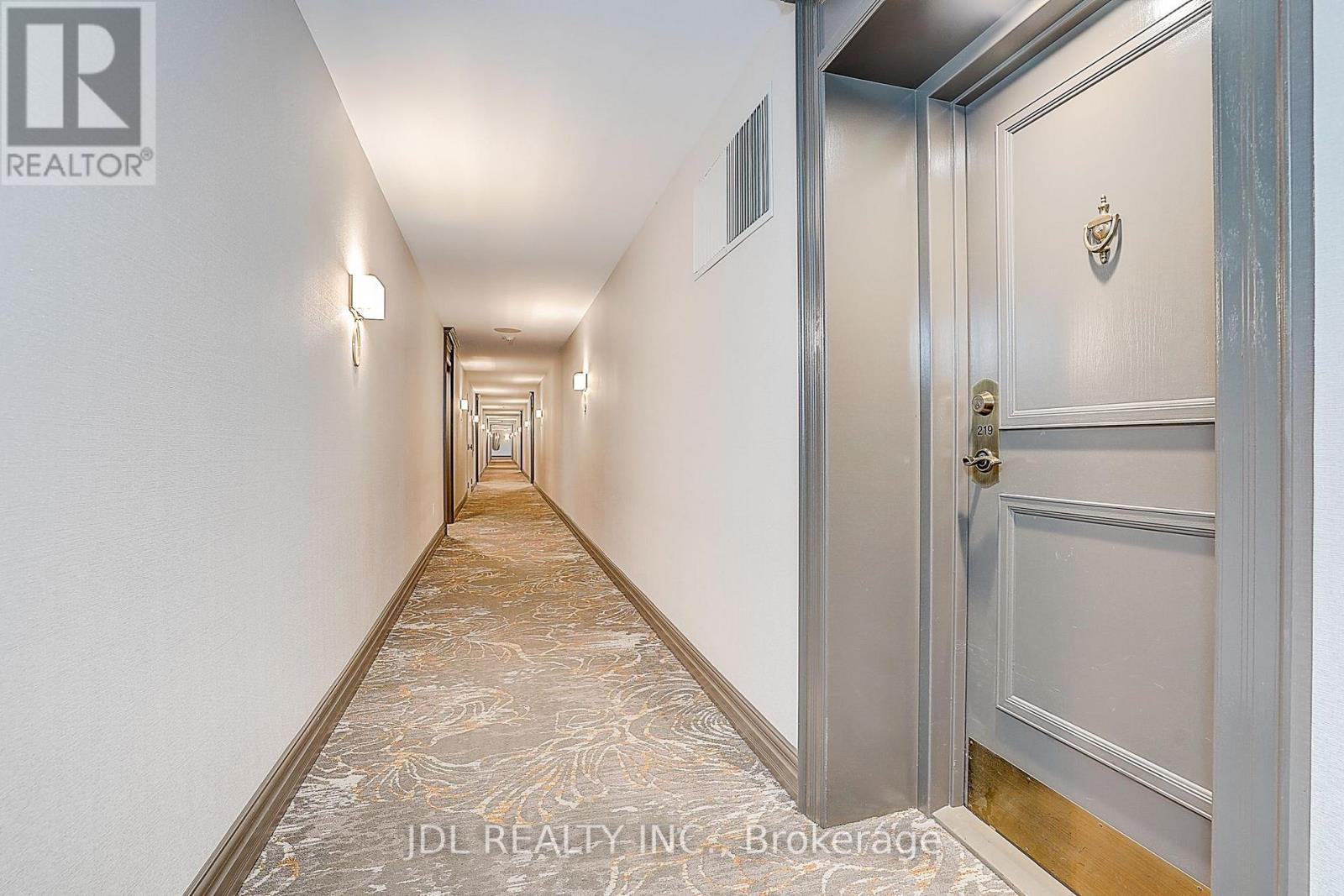 219 - 7825 Bayview Avenue Property Photo 6