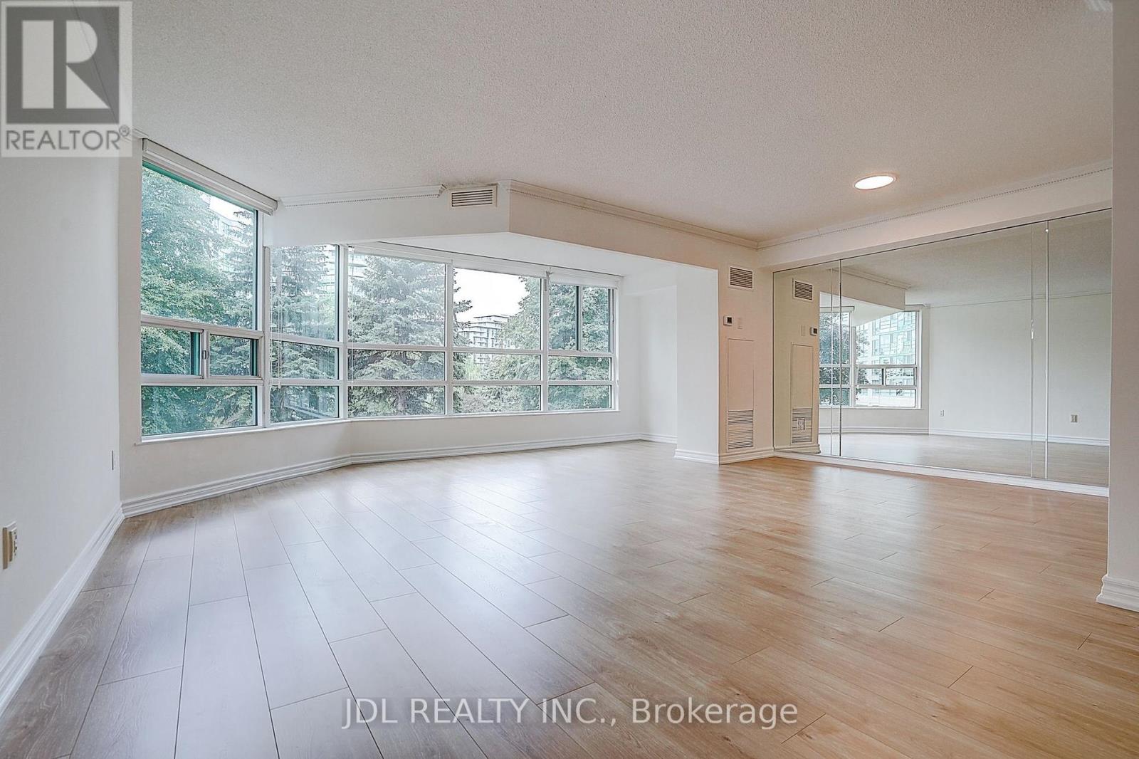219 - 7825 Bayview Avenue Property Photo 11