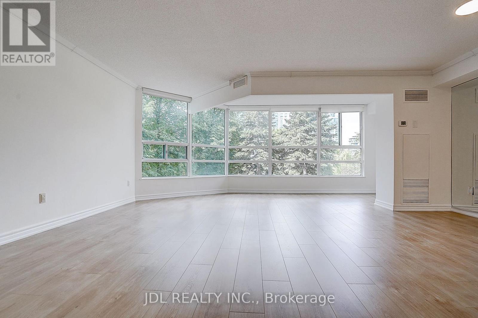 219 - 7825 Bayview Avenue Property Photo 12