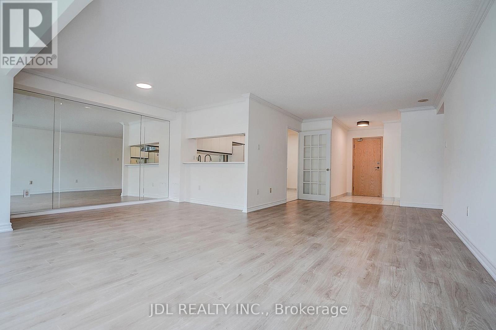 219 - 7825 Bayview Avenue Property Photo 13