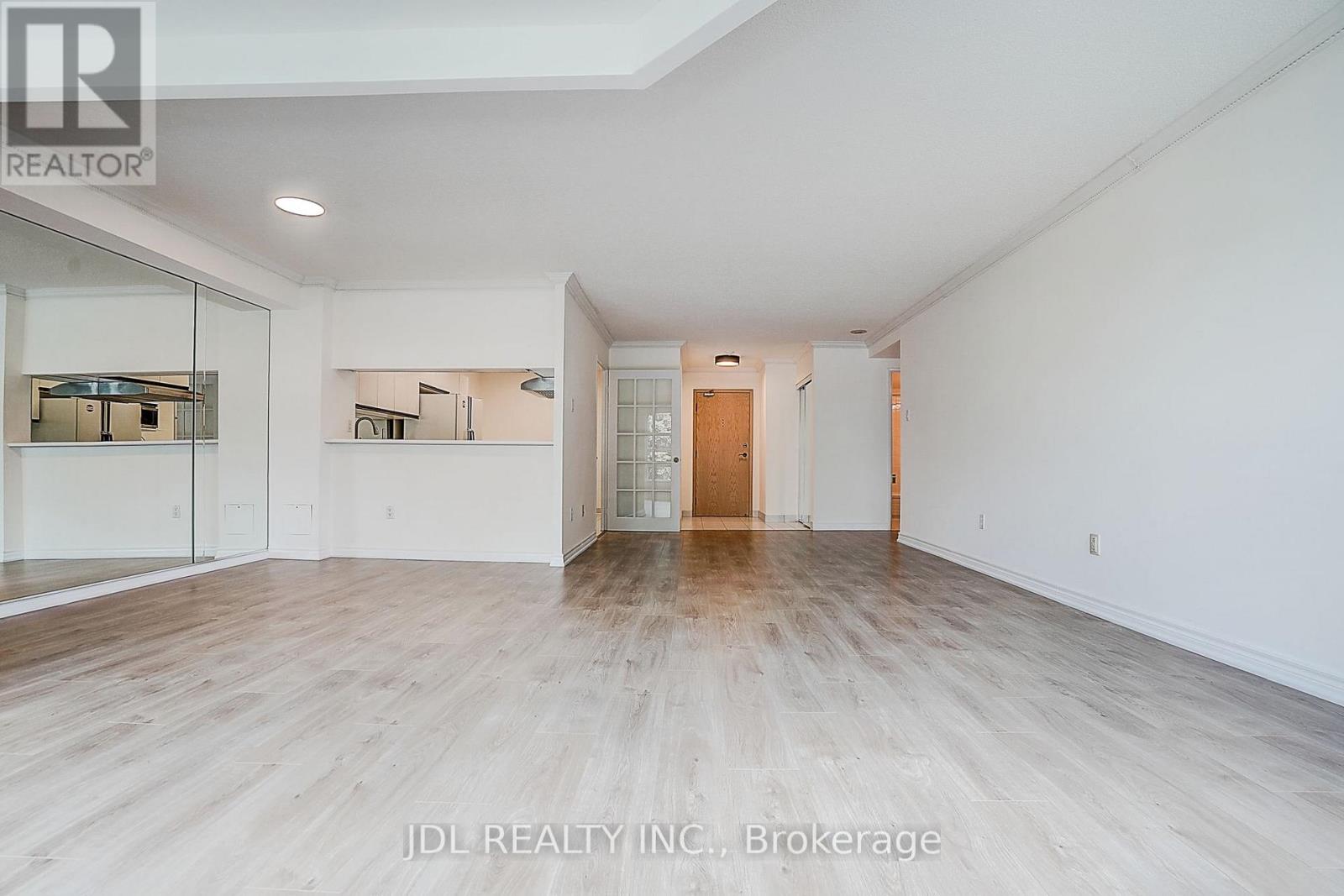 219 - 7825 Bayview Avenue Property Photo 14