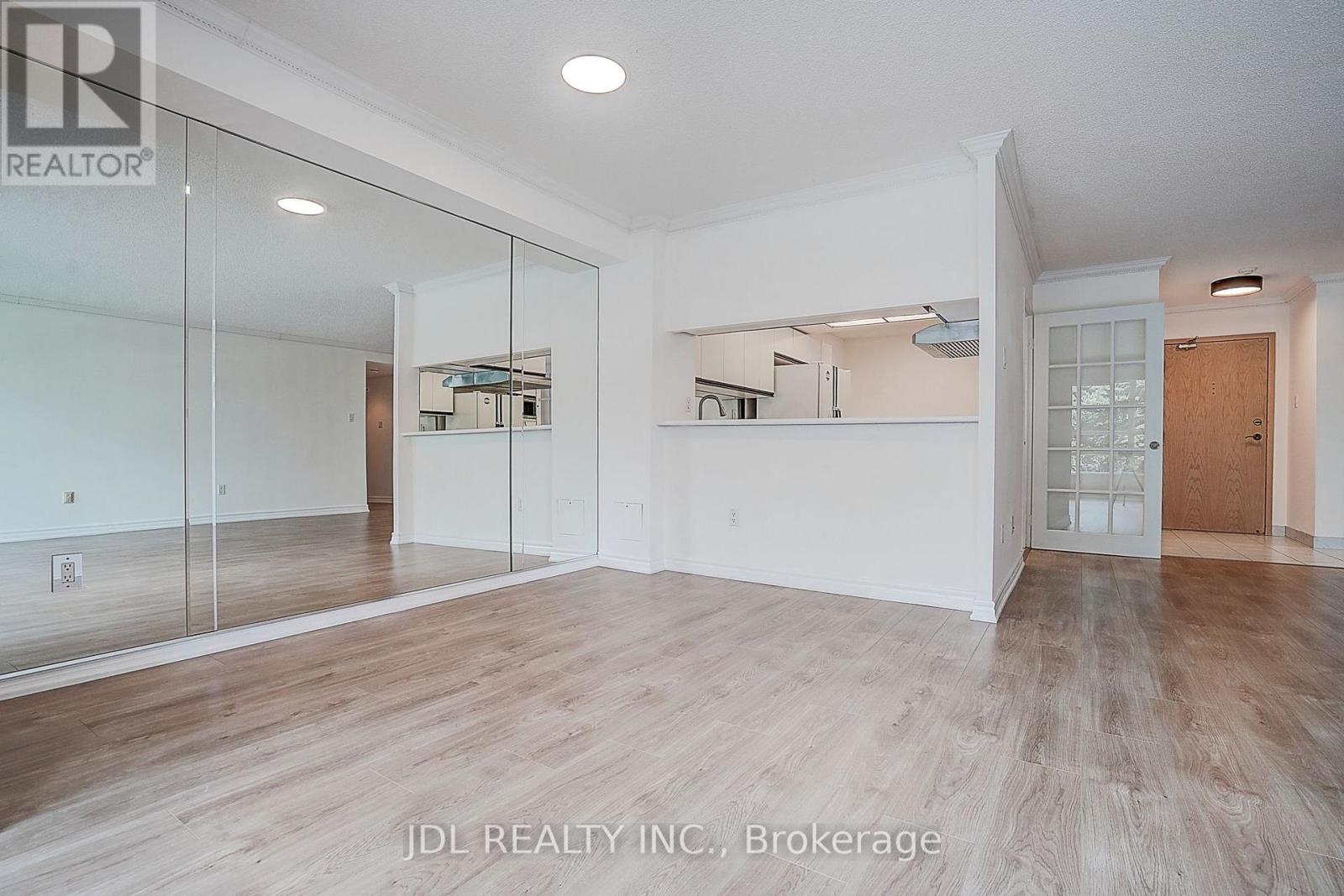 219 - 7825 Bayview Avenue Property Photo 16
