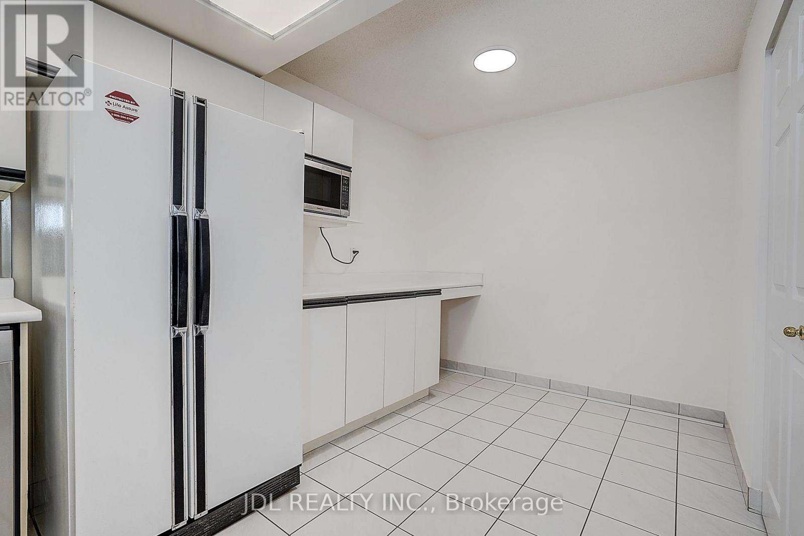 219 - 7825 Bayview Avenue Property Photo 19