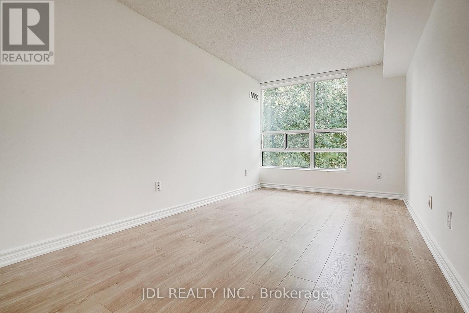219 - 7825 Bayview Avenue Property Photo 31