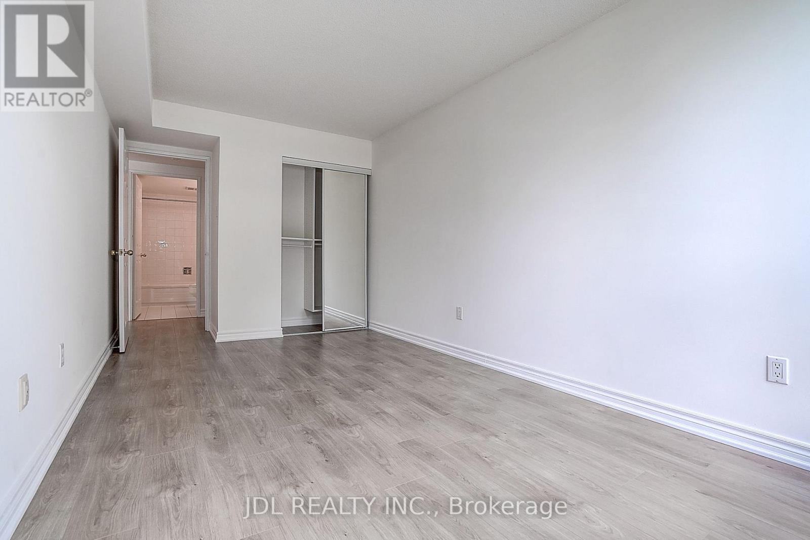 219 - 7825 Bayview Avenue Property Photo 32