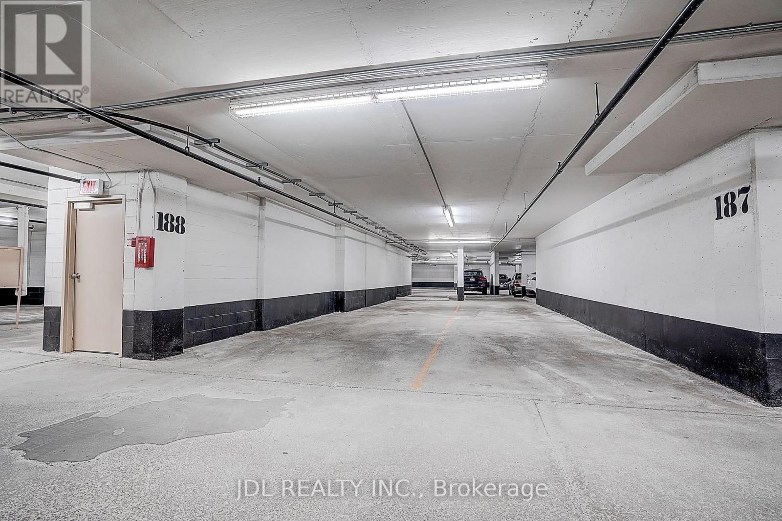 219 - 7825 Bayview Avenue Property Photo 34