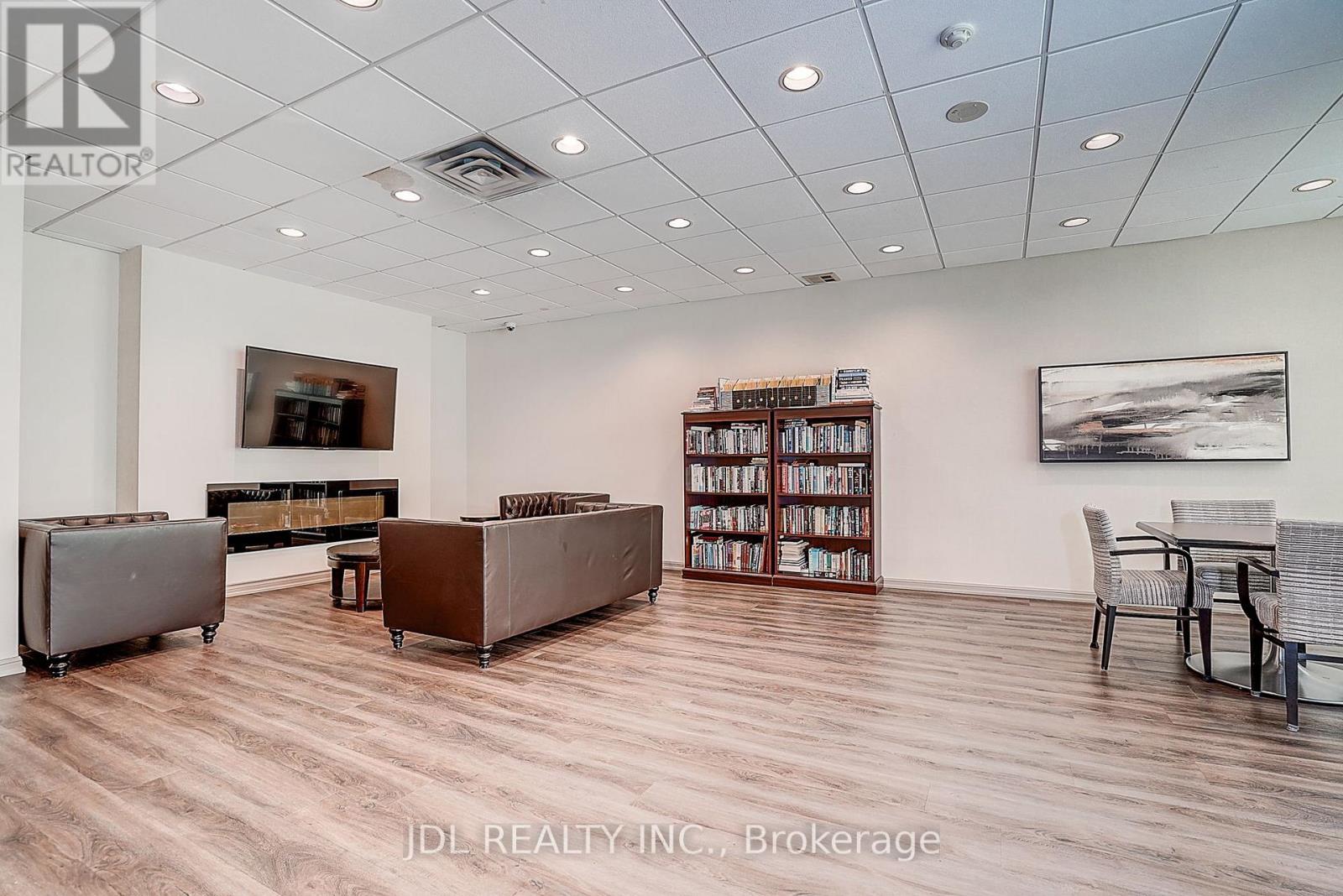 219 - 7825 Bayview Avenue Property Photo 42