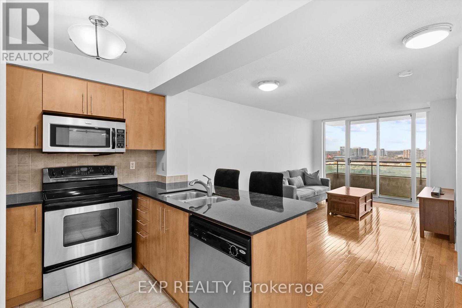 1214 - 350 Red Maple Road Property Photo 4