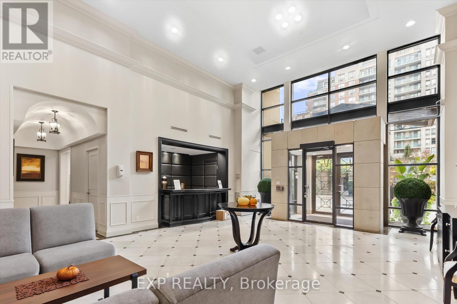 1214 - 350 Red Maple Road Property Photo 13