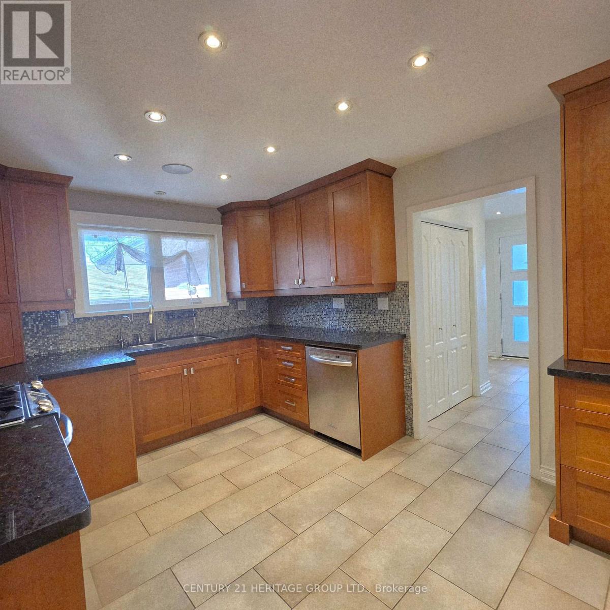 42 Fred Valley Drive Property Photo 9
