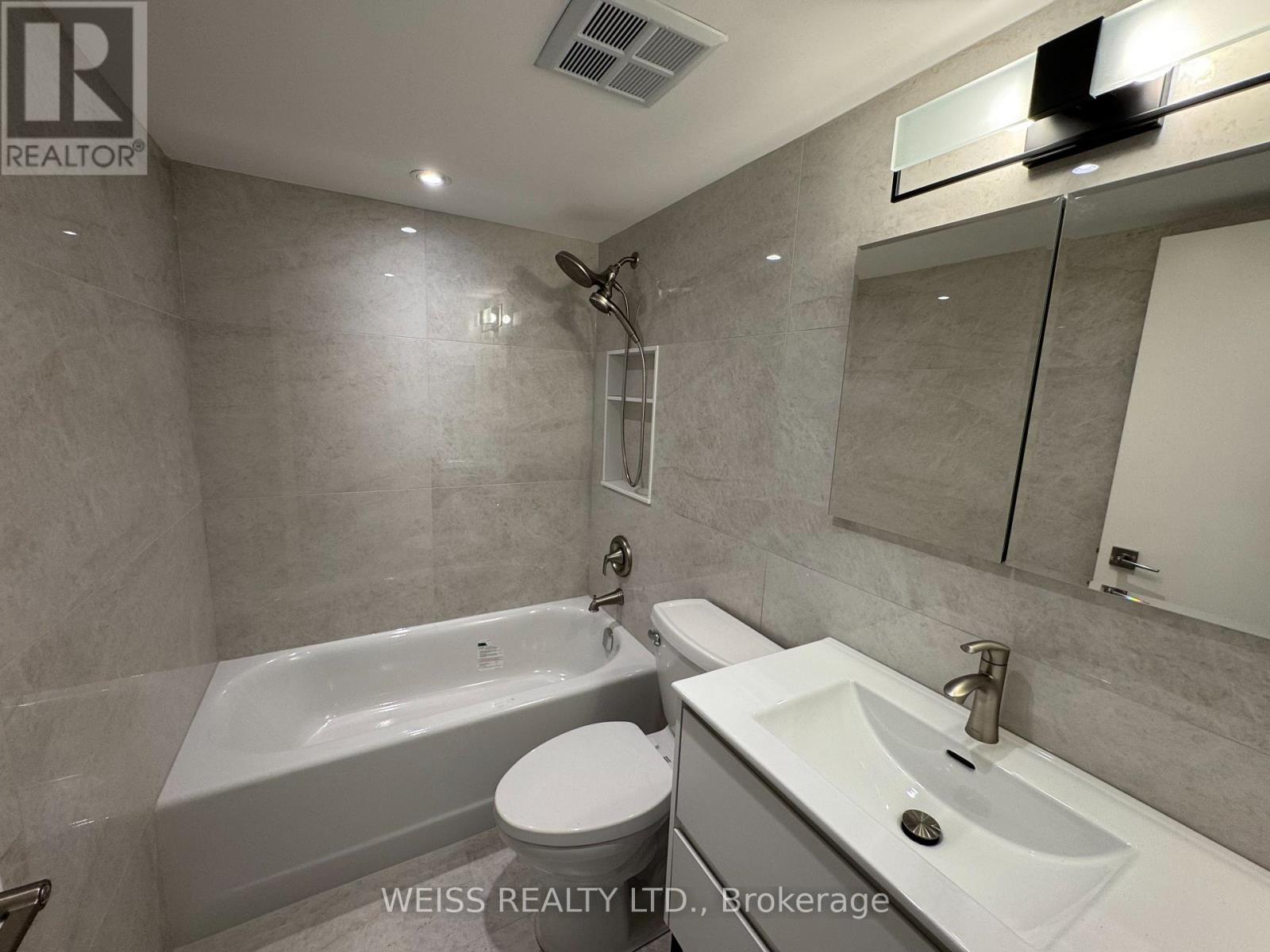 904 - 7460 Bathurst Street Property Photo 15