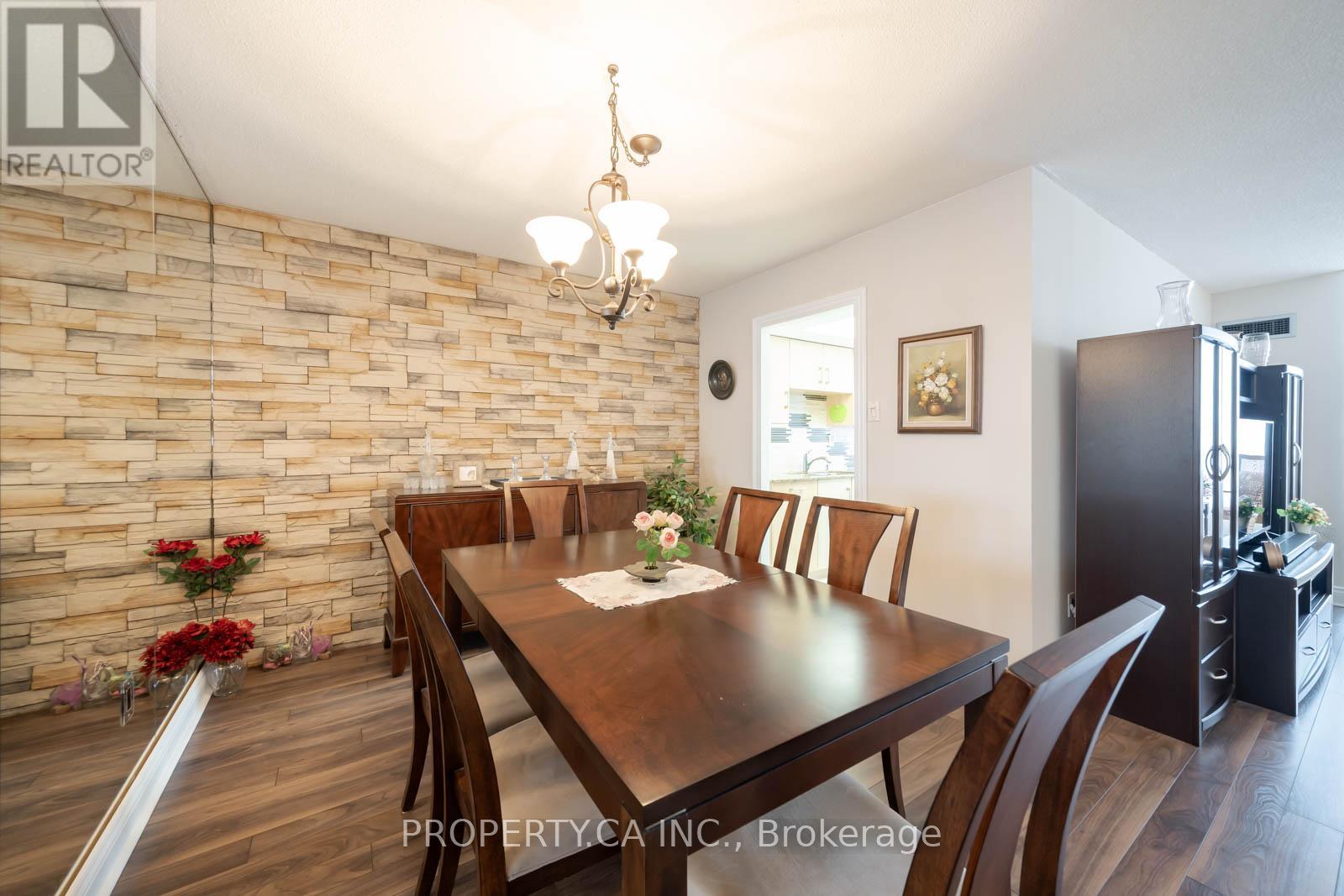 605 - 7460 Bathurst Street Property Photo 5