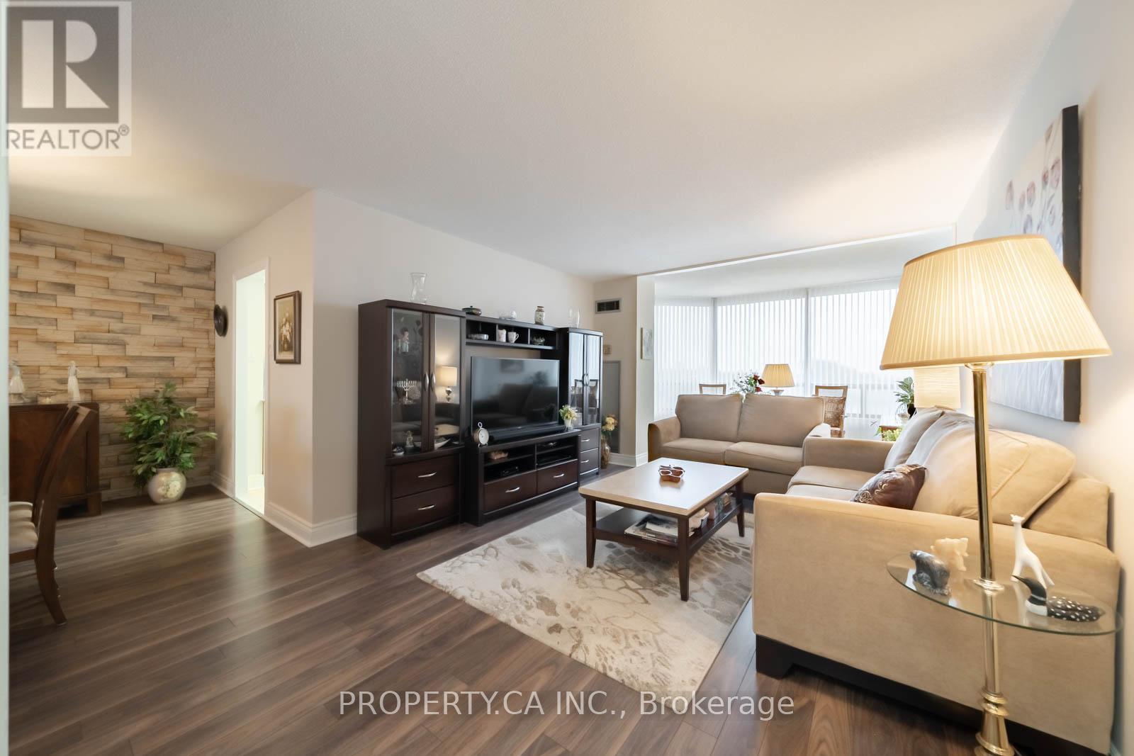 605 - 7460 Bathurst Street Property Photo 8