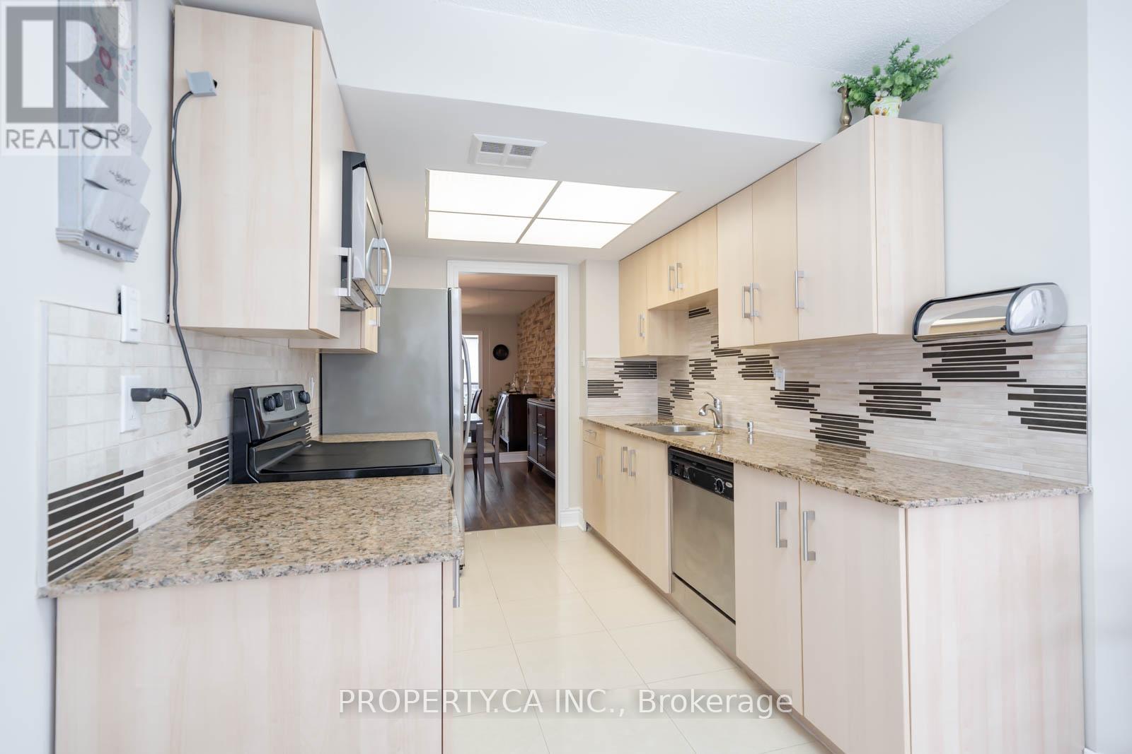 605 - 7460 Bathurst Street Property Photo 12