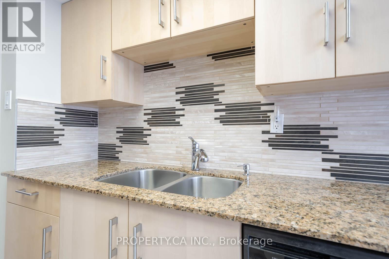 605 - 7460 Bathurst Street Property Photo 13