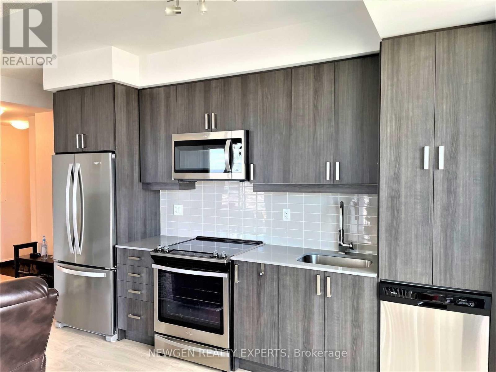 2815 - 7895 Jane Street Property Photo 8