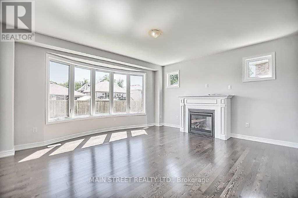 1283 Blackmore Street E Property Photo 6