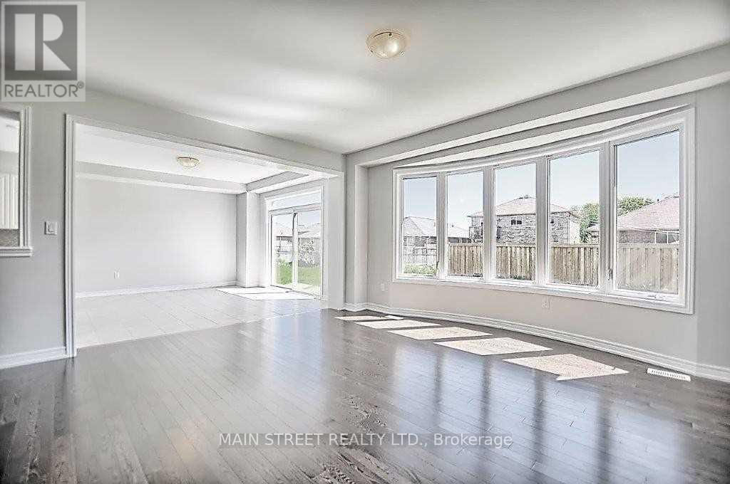 1283 Blackmore Street E Property Photo 7