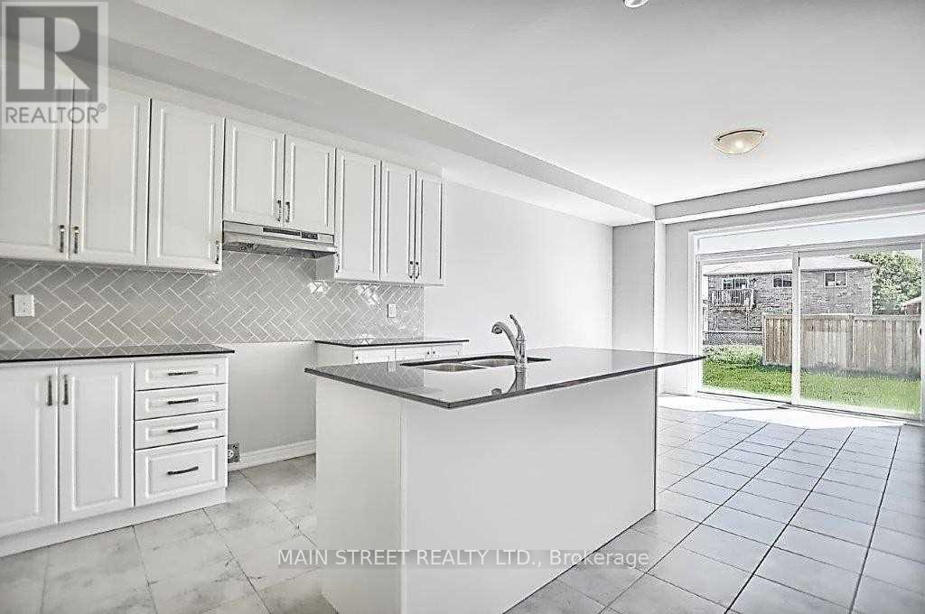 1283 Blackmore Street E Property Photo 16