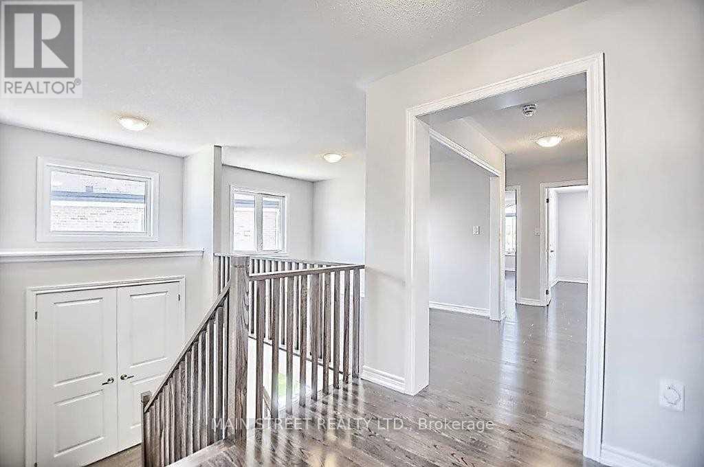 1283 Blackmore Street E Property Photo 17