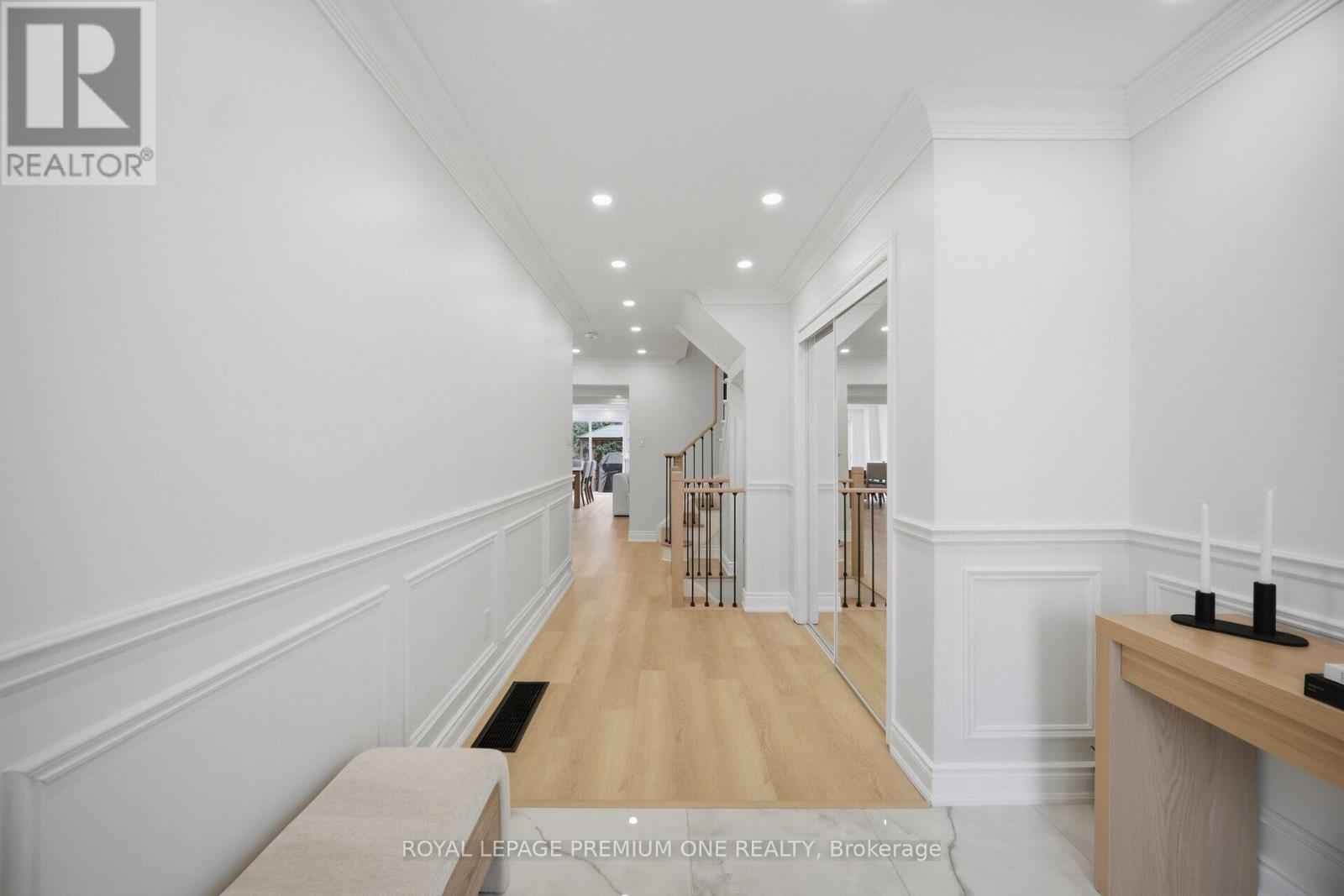 169 Venice Gate Drive Property Photo 7