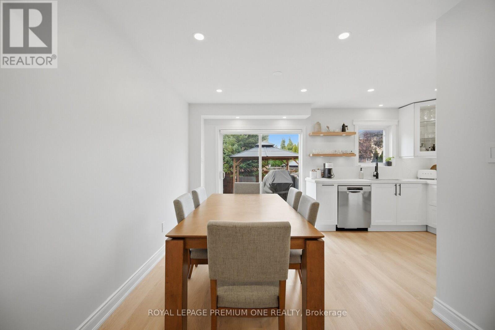 169 Venice Gate Drive Property Photo 11