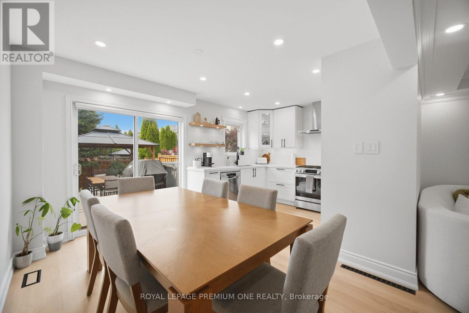 169 Venice Gate Drive Property Photo 13