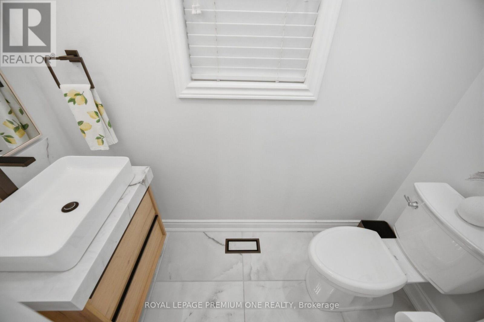 169 Venice Gate Drive Property Photo 18
