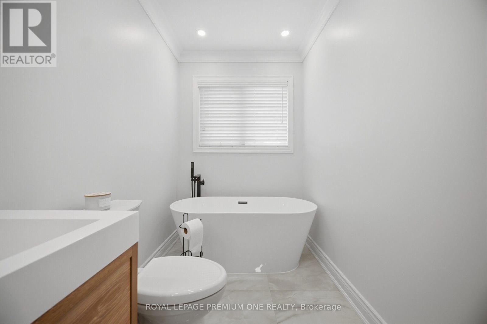 169 Venice Gate Drive Property Photo 26
