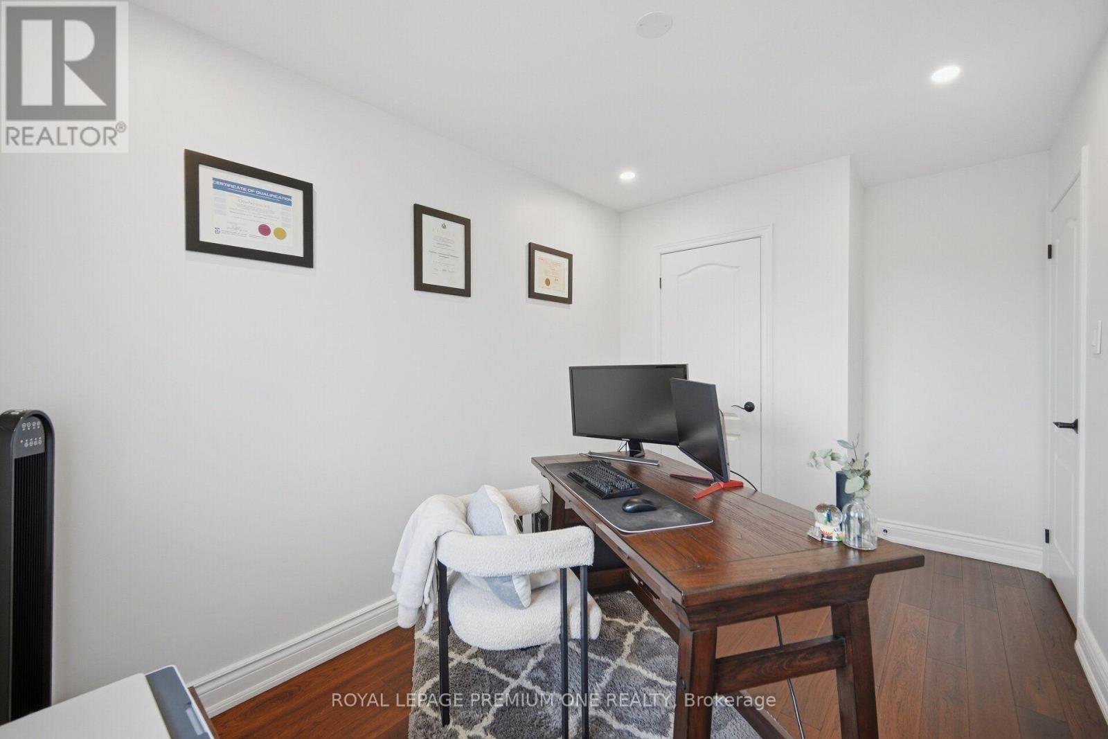 169 Venice Gate Drive Property Photo 31