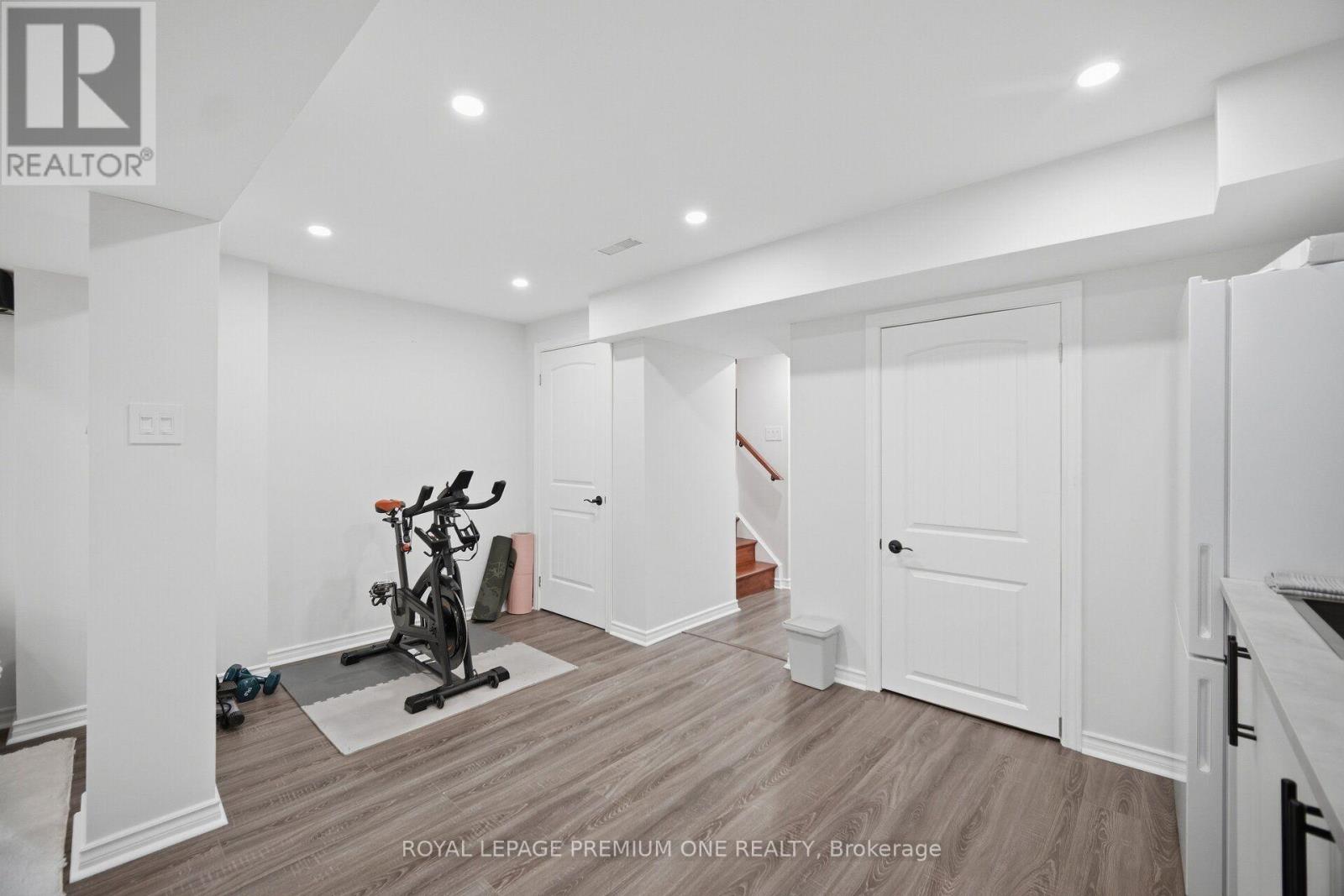 169 Venice Gate Drive Property Photo 35
