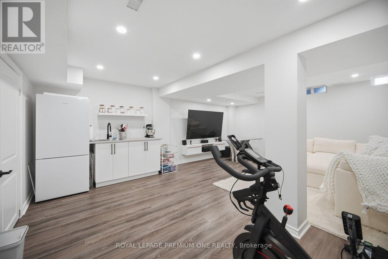 169 Venice Gate Drive Property Photo 37