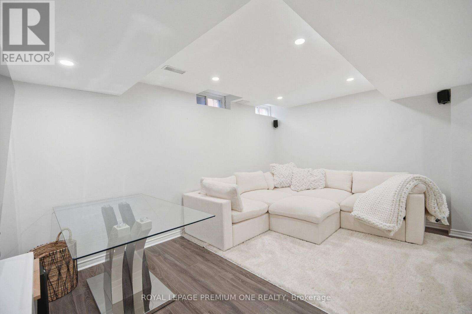 169 Venice Gate Drive Property Photo 38