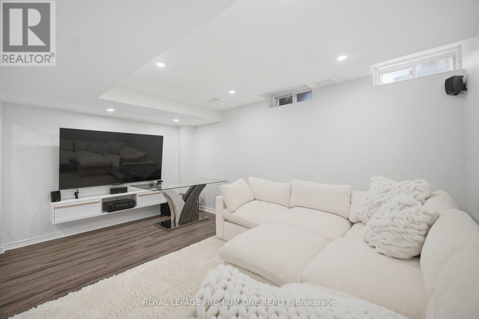 169 Venice Gate Drive Property Photo 39