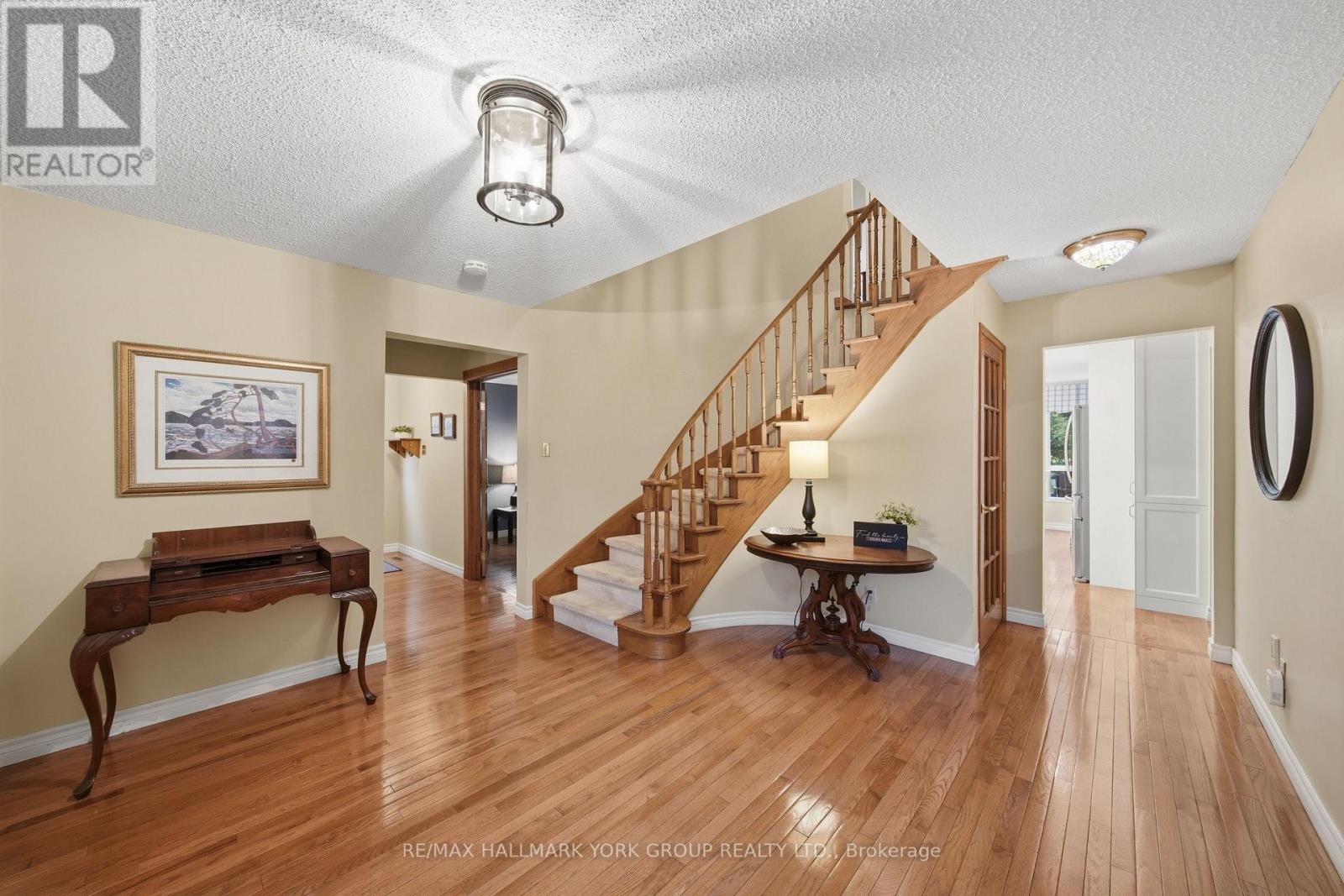 38 Lanewood Drive Property Photo 3