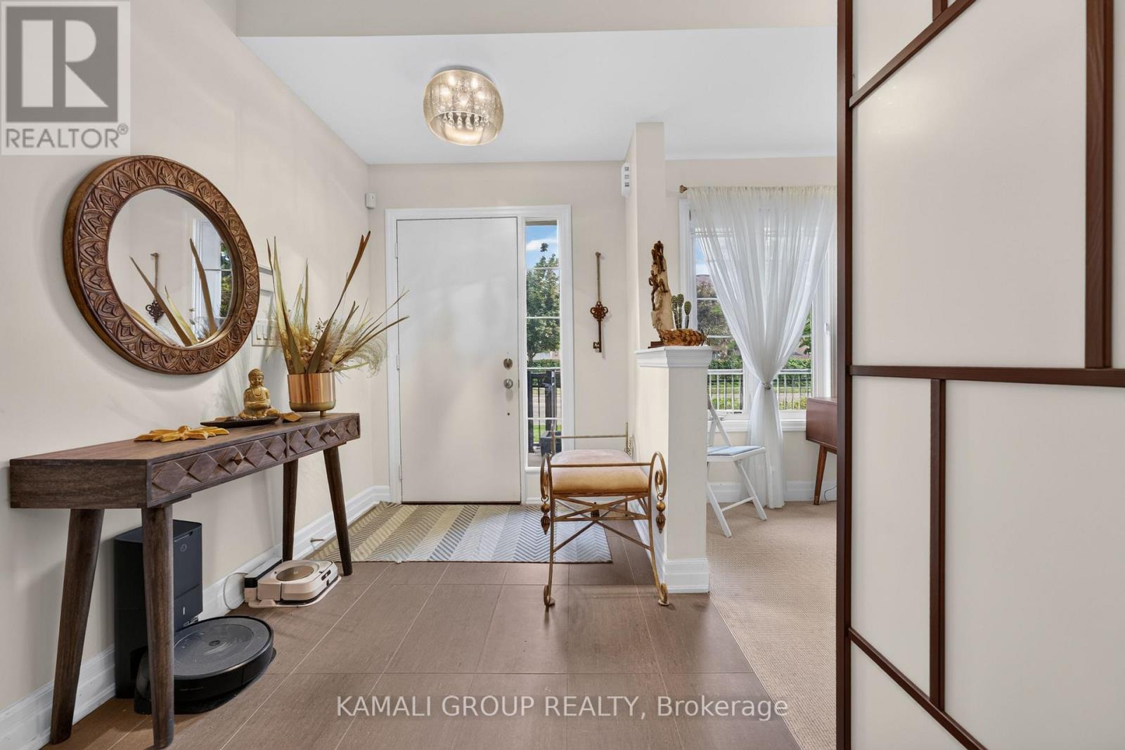 39 Beverley Glen Boulevard Property Photo 3