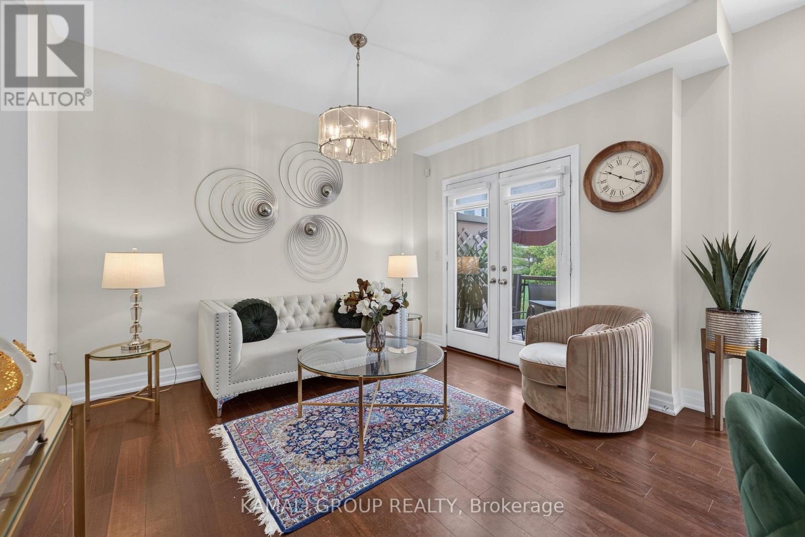 39 Beverley Glen Boulevard Property Photo 9