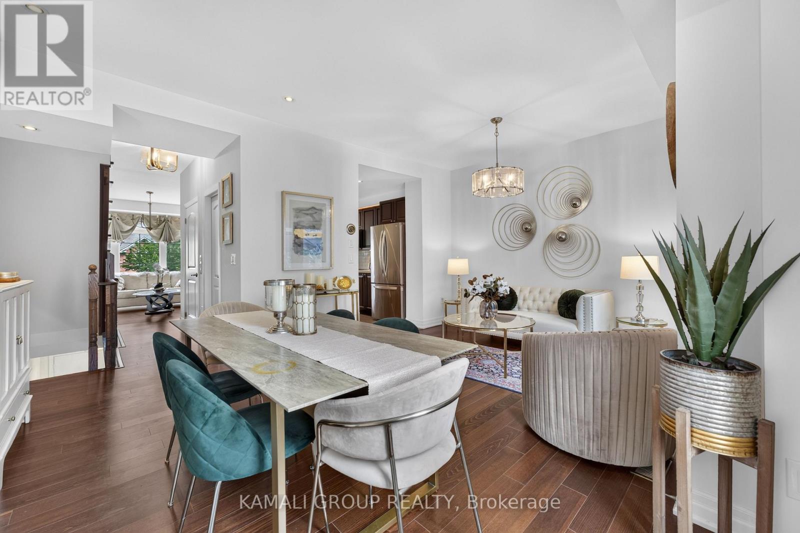 39 Beverley Glen Boulevard Property Photo 16