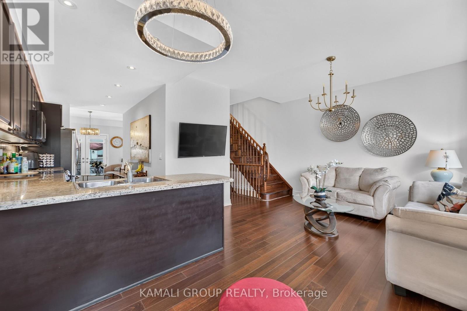 39 Beverley Glen Boulevard Property Photo 22